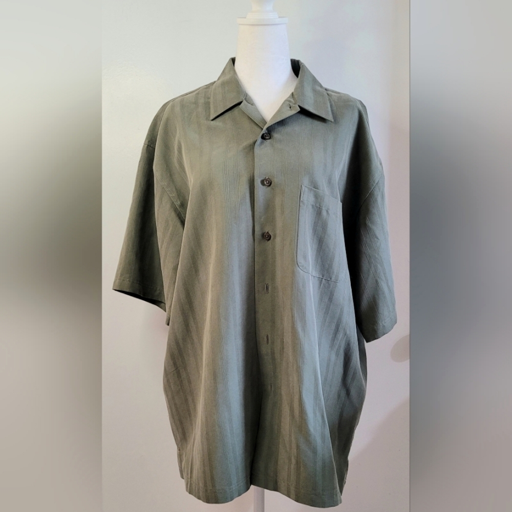 Haggar Short Sleeve Button Front One Pocket Collar Large Green Mens Shirt
